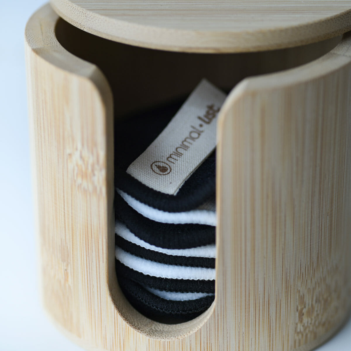 MINIMAL LIST επαναχρησιμοποιούμενοι δίσκοι ντεμακιγιάζ από φυσικό bamboo & βαμβάκι terry – 7τεμ σε βαμβακερό διχτάκι